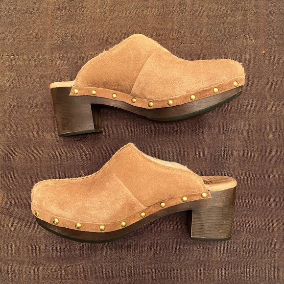 UGG Chestnut Shearling Lined Slides Clogs Size 7M - Picture 2 of 8